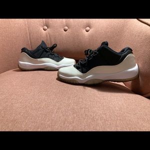 Jordan 11 Low Retro Reverse Concord